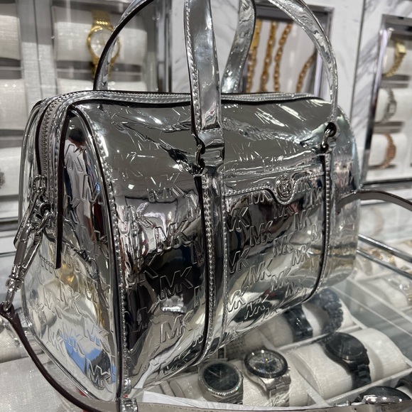 MICHAEL KORS Jet Set Medium Patent Logo Debossed Duffel Crossbody
Silver
NWT - Picture 5 of 16